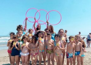 Pacchetti All Inclusive per famiglie a Riccione Bimbi gratis: 2 ragazzi fino a 18 anni in camera con 2 adulti. soggiornano gratuitamente. Club Family Hotel: vacanza da campioni